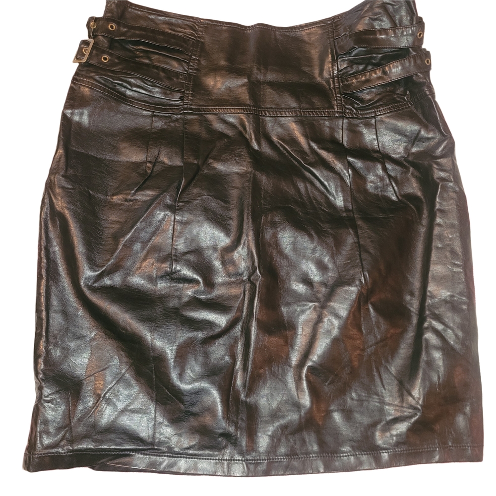 Solitaire Black Faux Leather Buckle Detailed Skirt Size L